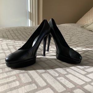 Very comfortable 4 1/2” black Platform heels